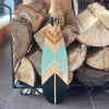 Pagaie décorative en bois peinte de trois couleurs. Noir, brun et vert pâle  – Onquata à Wendake